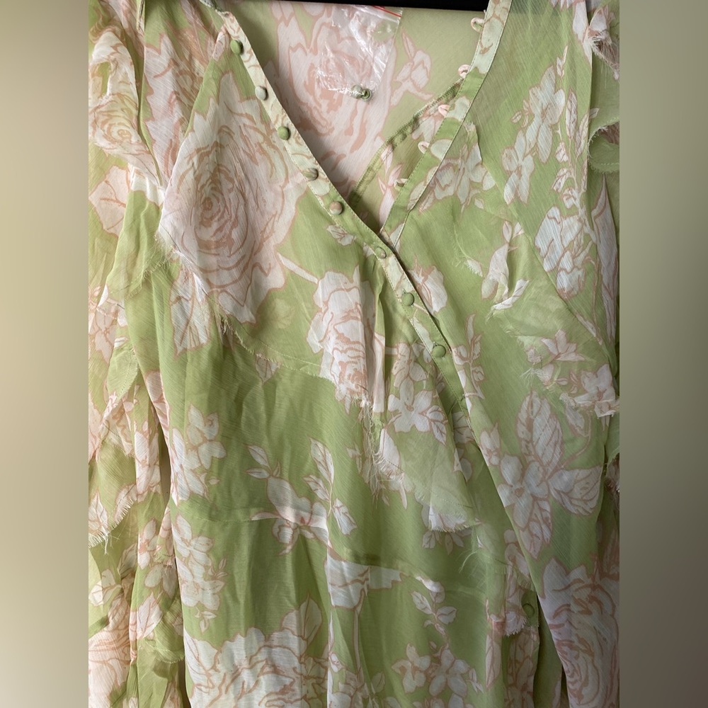 NWT•ASOS DESIGN Curve V-Neck Ruffle Blouse Green Floral Print Size US 18 - Picture 7 of 11